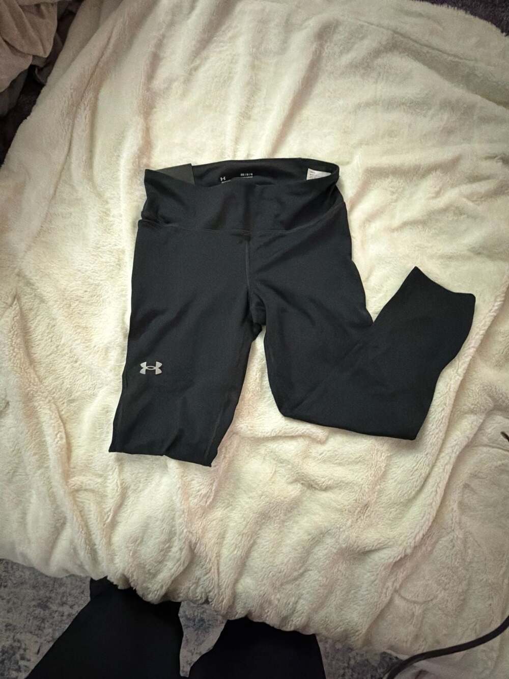 Under Armour HeatGear Mid-Rise Compression Capri Leggings - Women's MD